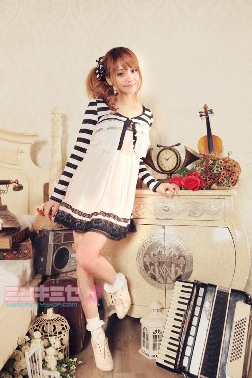 Sleeveless Lace Maid Dress